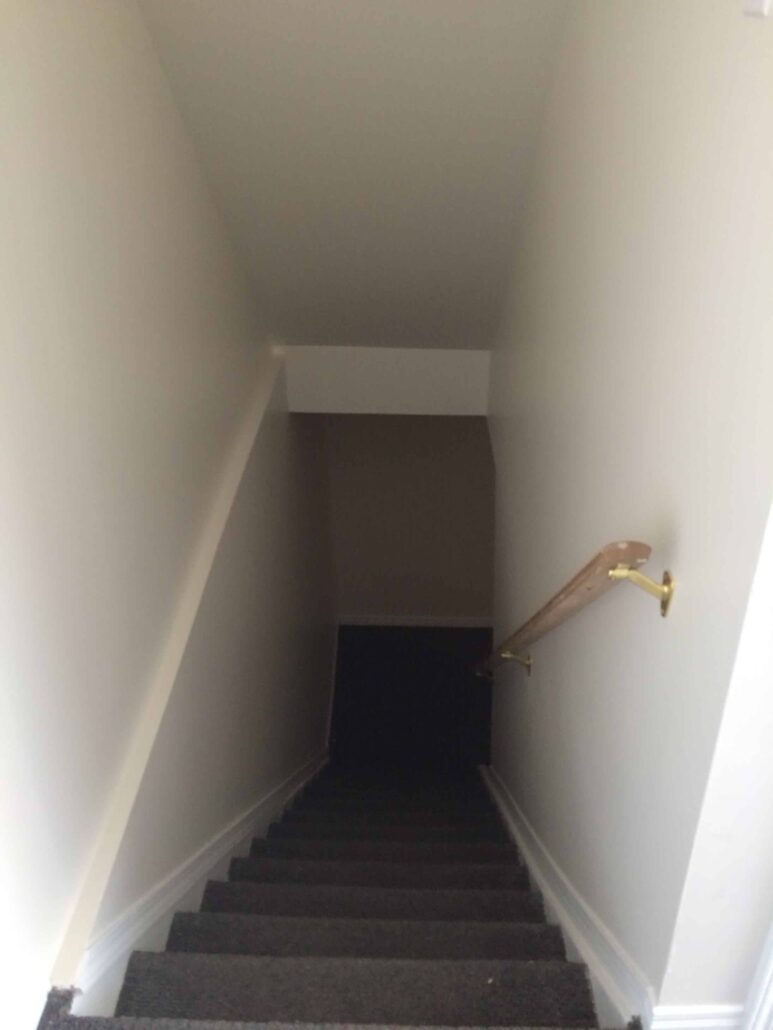 195A Murray - stairs