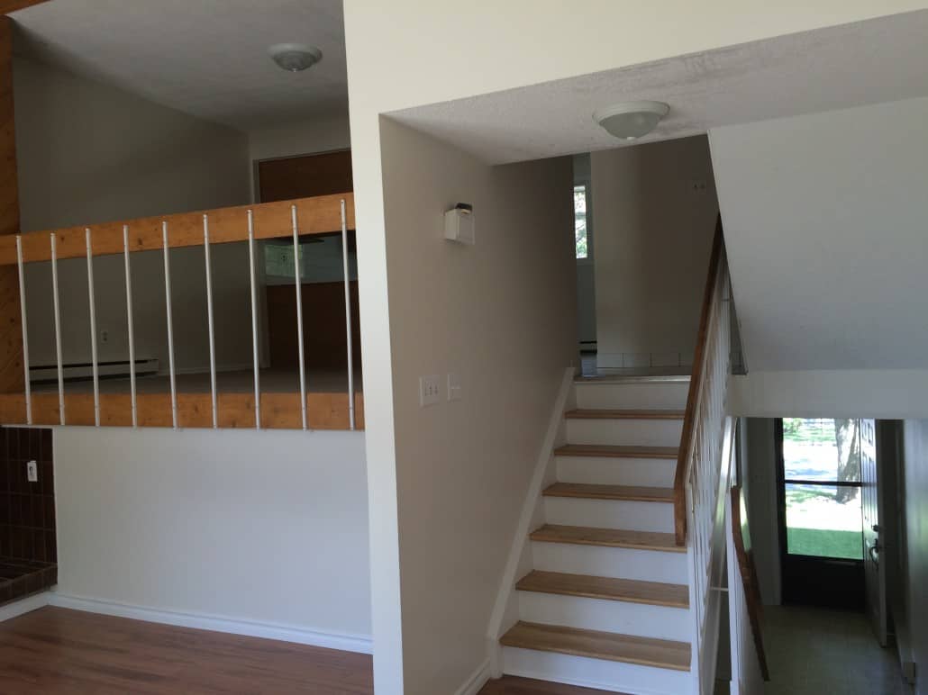 10 CHAMP 13 - Up to dining area